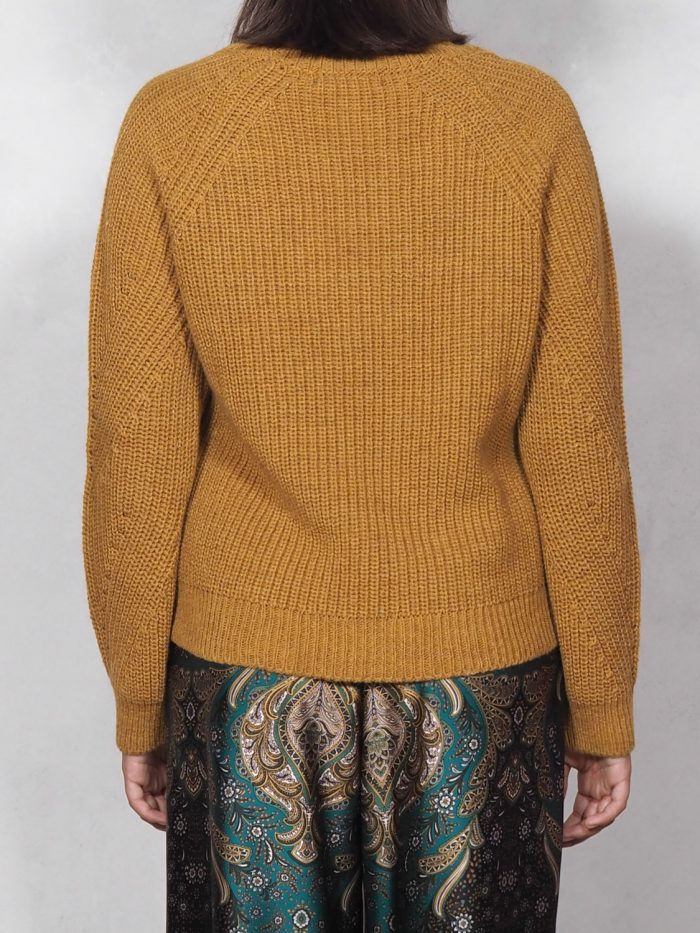 Maglione a Coste e Intarsi