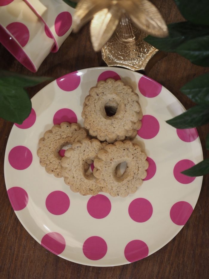 Piattino Da Dessert In Melamina Crema Fantasia Pois Fucsia
