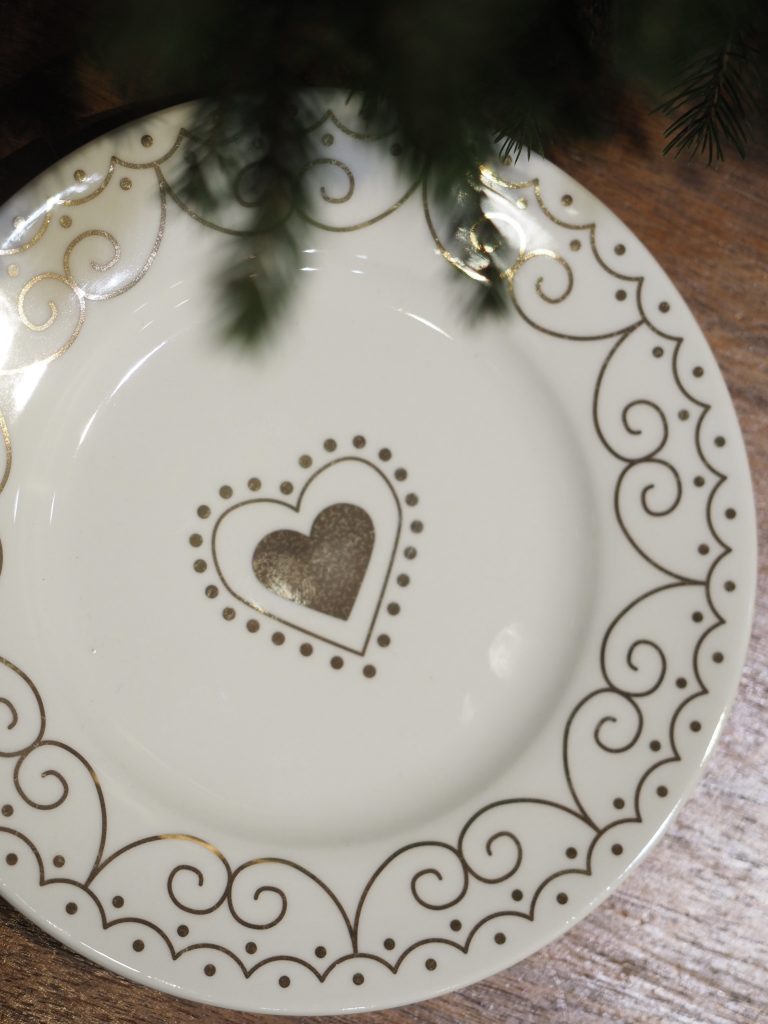 Piatto Porcellana Cuore Oro Diametro 16 Cm