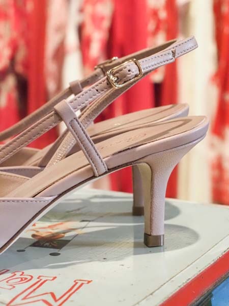 Scarpa modello Chanel a punta in laminato oro Silvia - Cheville