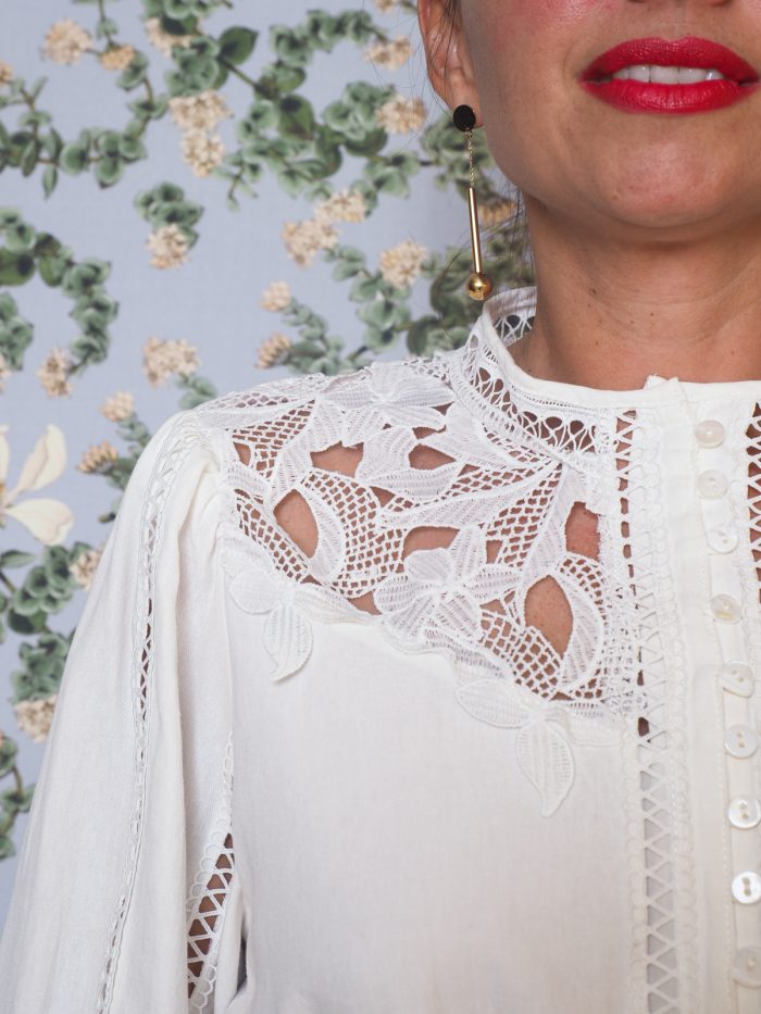 Abito corto con inserti in pizzo macramè - Suncoo