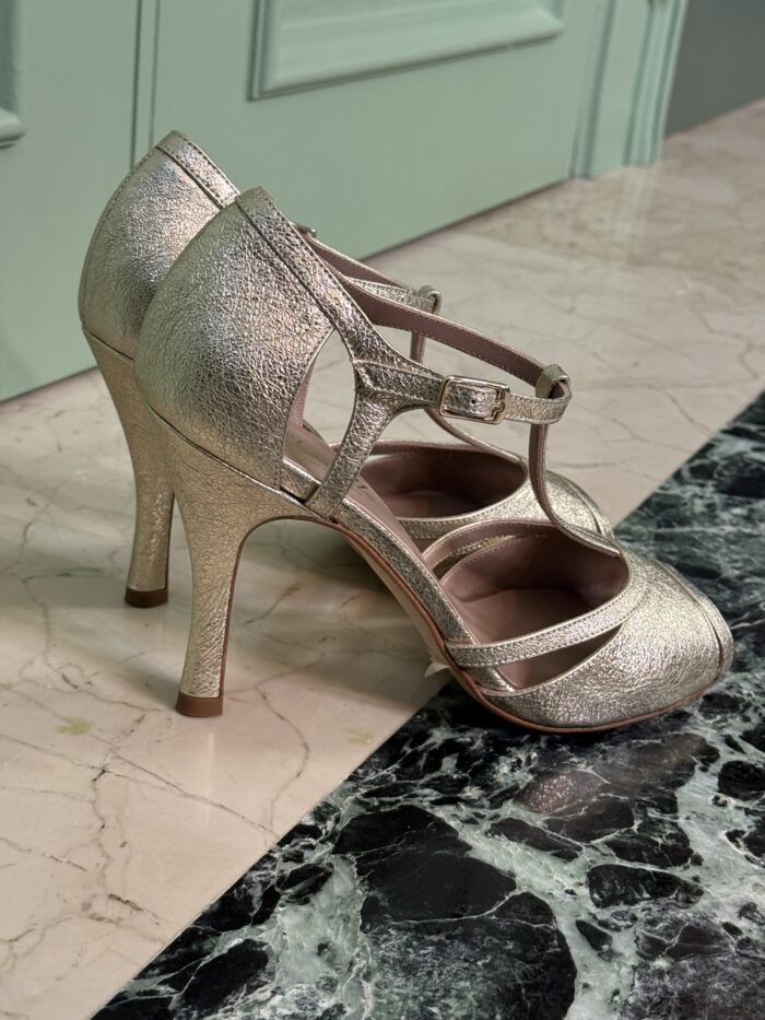 SCARPA GISELDA IN LAMINATO PLATINO - CHEVILLE