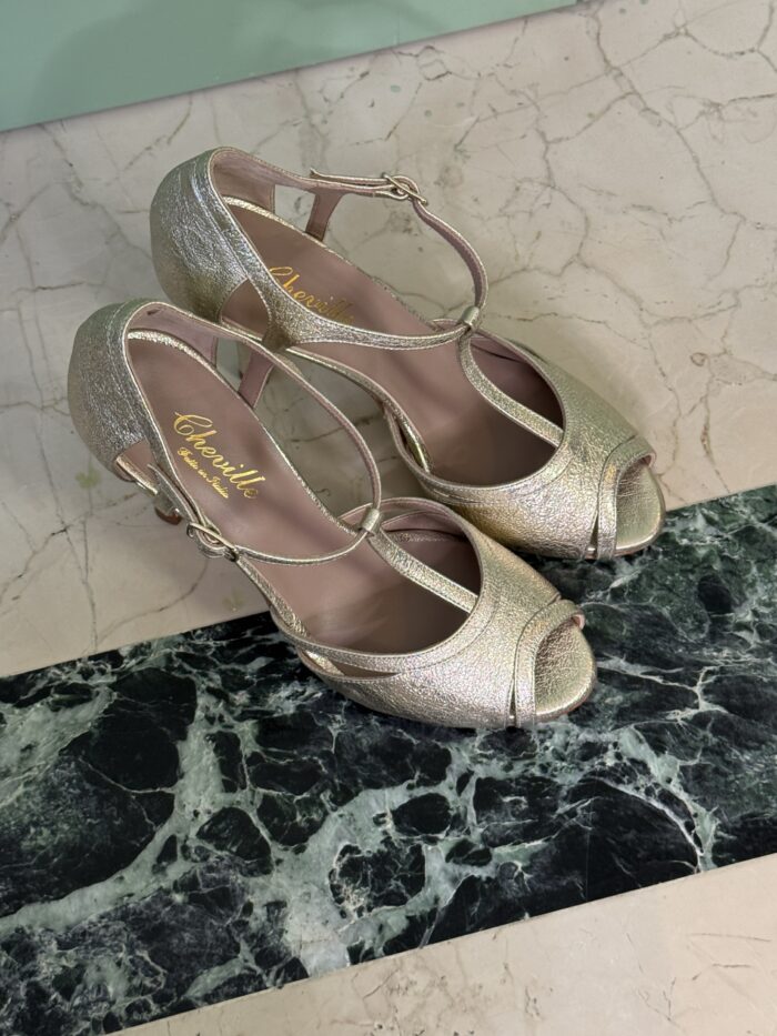 SCARPA GISELDA IN LAMINATO PLATINO - CHEVILLE