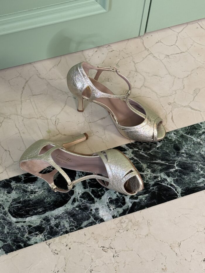 SCARPA GISELDA IN LAMINATO PLATINO - CHEVILLE